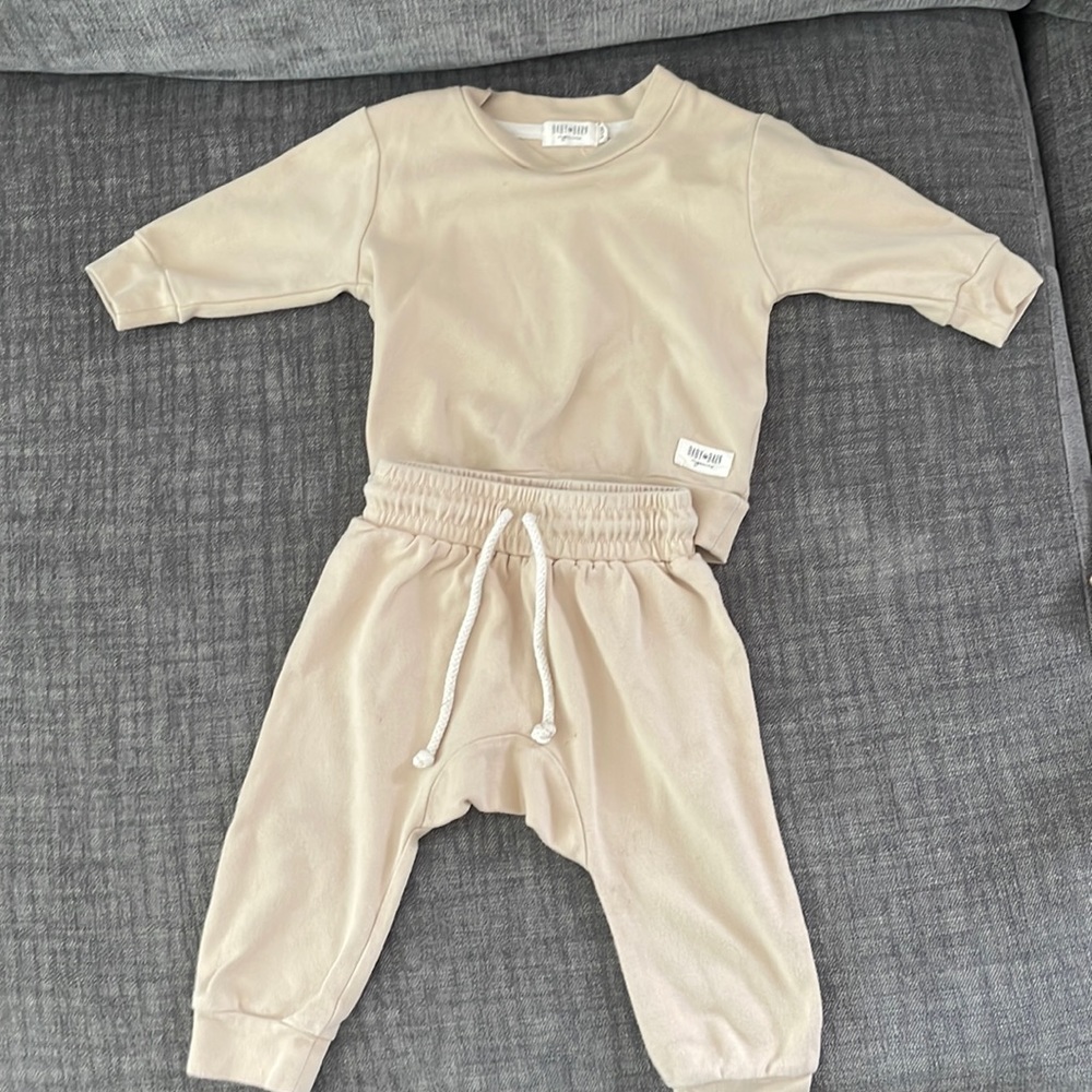 6 to 12 month Baby Barn sweat set. Ivory/off white color, super comfy